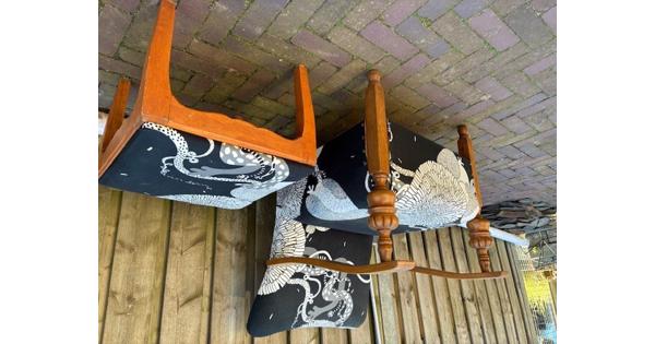 Jaren vijftig stoel met bijbehorend krukje