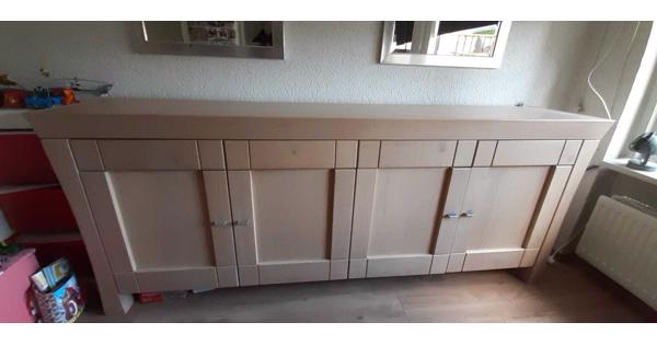 Blank eiken dressoir met 2 metalen spiegels