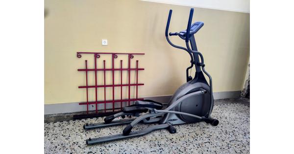 Cross trainer