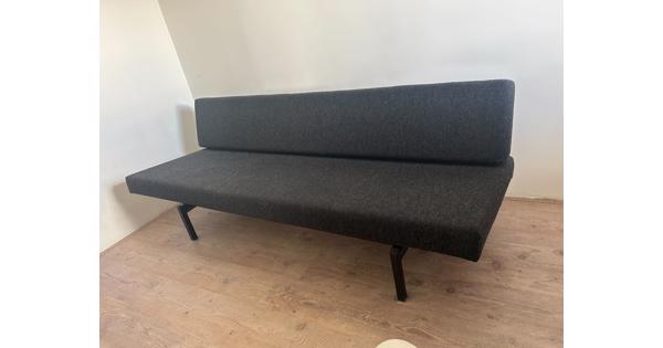 Bankstel (ook een slaapbank)
