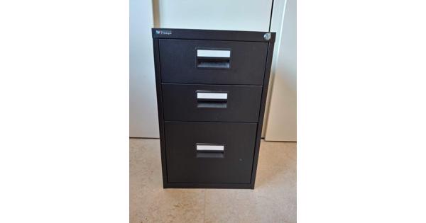 Metalen ladenkastje met sleutel (h64,br40,diepte40)