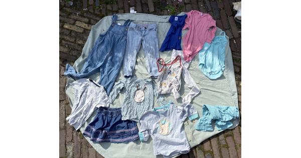 Bundel babykleding maat 86-92