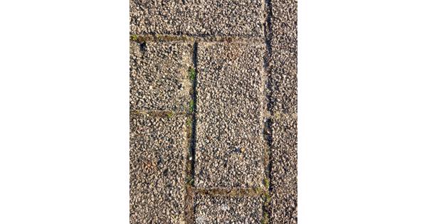 Gratis af te halen  10 duimers met natuursteen toplaag