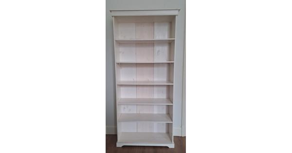 2 boekenkasten