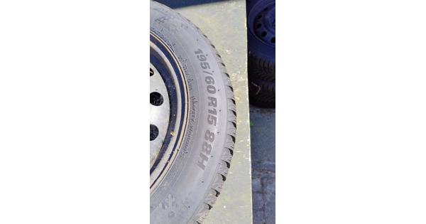 Kumho Wintercraft op velg 195 / 60 R15 88H profiel 7,2 mm