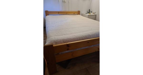 Houten bed 140x200