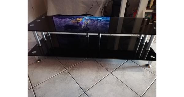 Zwart glazen tv meubel