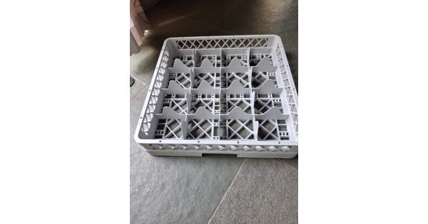 vier kratten voor horeca afwasmachine/vaatwasmachine