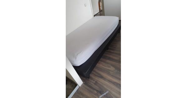 Eenpersoonsbed bed inclusief matras en dekbed