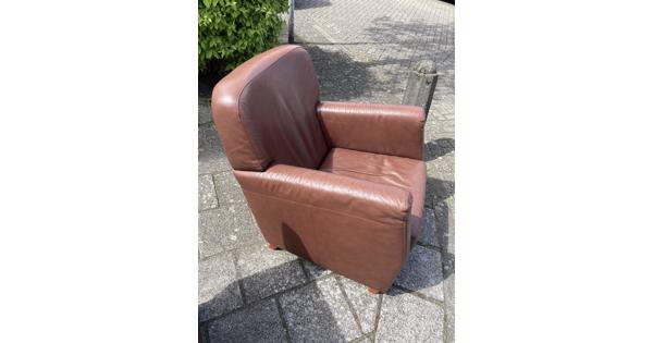 1 Leren stoel en 5 leren eetkamerstoelen bruin