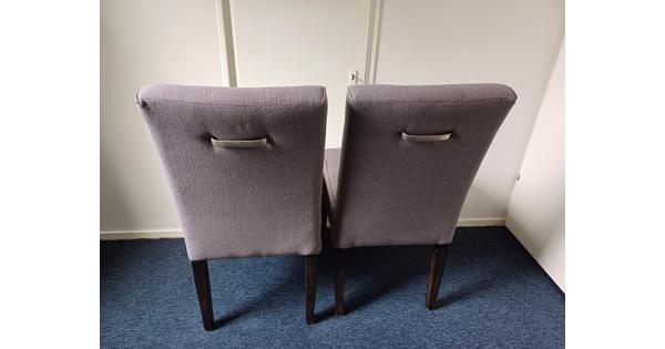 2 eetkamer stoelen