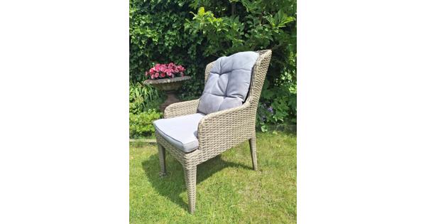 4 tuinstoelen met kussens