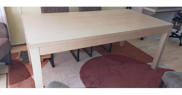 Mooie crèmekleurige houten uitschuifbare eettafel eettafel 