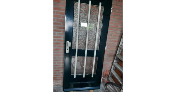 Hardhouten buitendeur