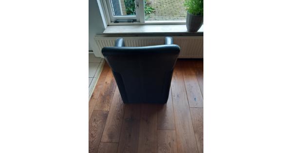 4 zwarte eethoekstoelen