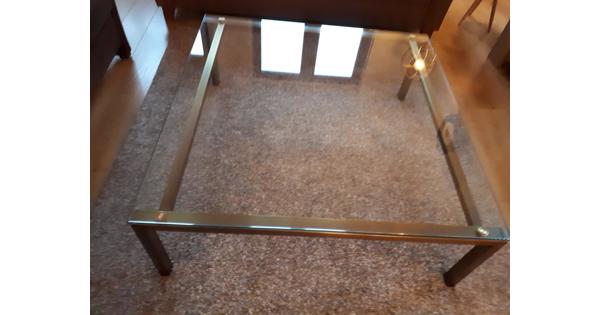 Glazen vierkante salontafel met messing onderstel