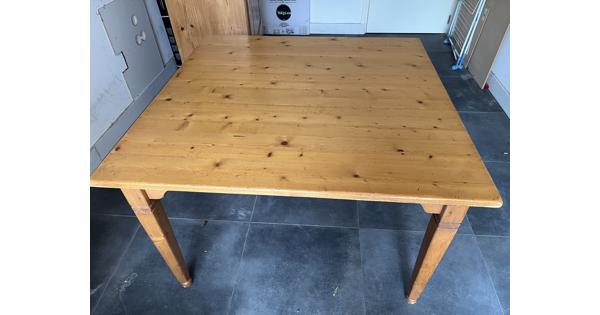 Vierkante tafel