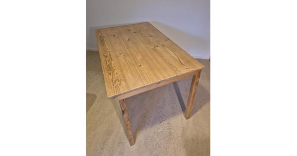 houten tafeltje