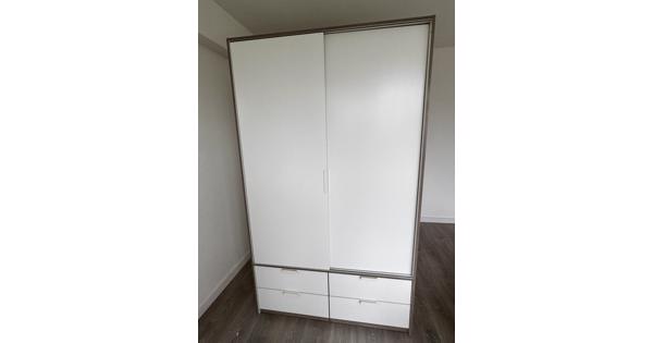 Kledingkast 