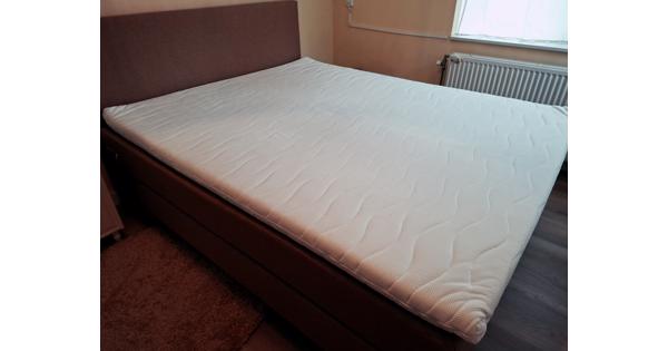 Schone topper 2m x 1.60m - 2 jaar op geslapen