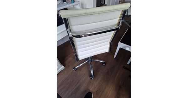 Witte bureau stoel met wielen