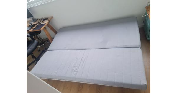 Slaapbank grijs 140x200