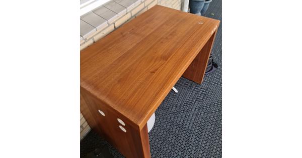 Bureau en/of tafel