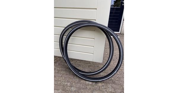 Twee nieuwe buitenbanden voor een 26 inch stadsfiets (maat 26 x 1 3/8 of 37-590