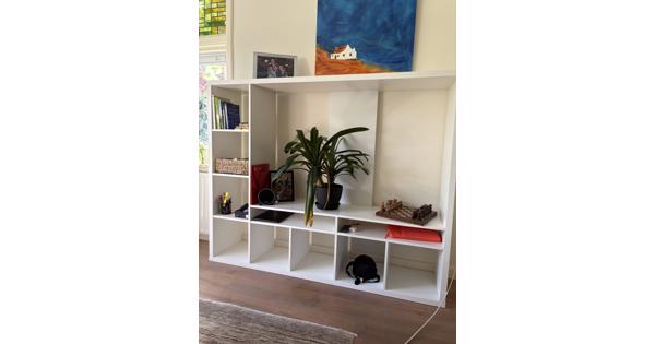 Witte wandkaarten/tv meubel