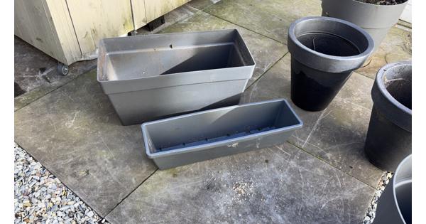 Grote kunststof plantenbakken 