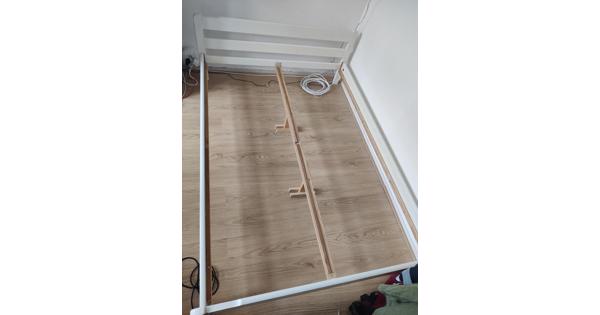 Bedframe hout wit