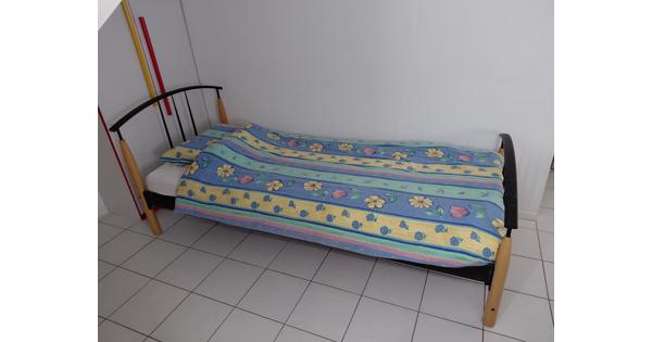 1 persoonsbed 90cm x 210cm