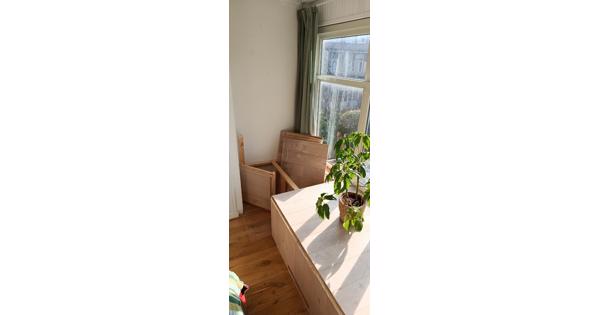 Stevig houten podium - perfect DIY / reuse project