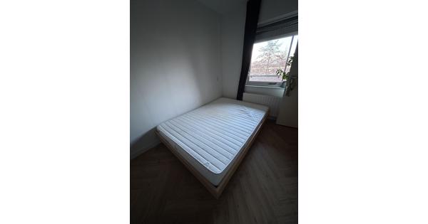 Bed 140 x 200 cm incl. matras