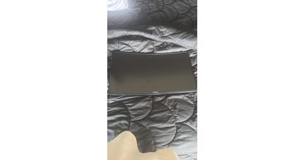 2 Barkrukken en tafel berkenhout