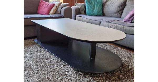 Mooie salontafel op wieltjes