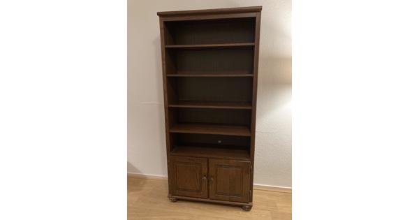 Boekenkast donker eiken