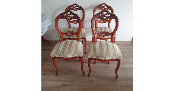 ANTIEK Mahonie tafel en eetstoelen