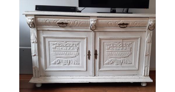 Wit brocante kastje