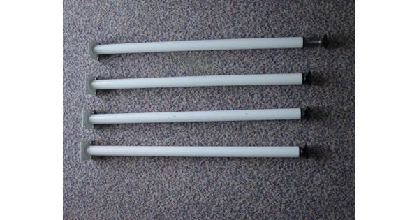 4 witmetalen tafelpoten, 30 mm rond, verstelbaar, 70 cm hoog