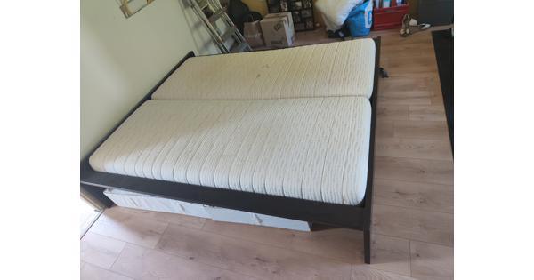 Ikea bed inclusief matrassen