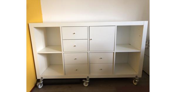 Ikea 8 vakkenkast, wit, met 3 vakken laden en 1 vak met deurtje 