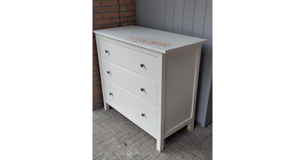 Ladekast Hemnes van Ikea, wel zelf opknappen