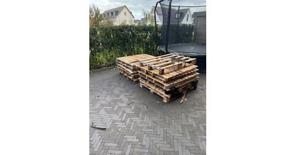 Pallets gratis af te halen (geen euro pallets)