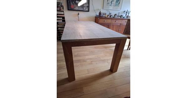 Houten eettafel met beukenhouten fineer