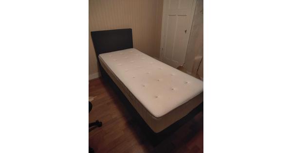Boxspring eenpersoons bede