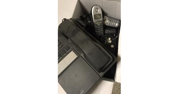 Handsets en opladers, voor de hobbyist, al is het alleen voor de onderdelen.