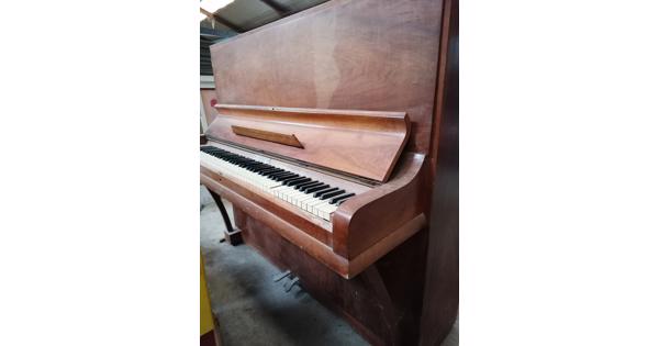 Vintage piano