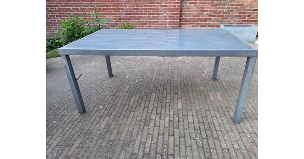 Tuintafel en stoelen, gratis