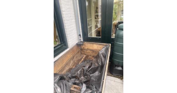 Moestuin bak om slakkenvrij te tuinieren